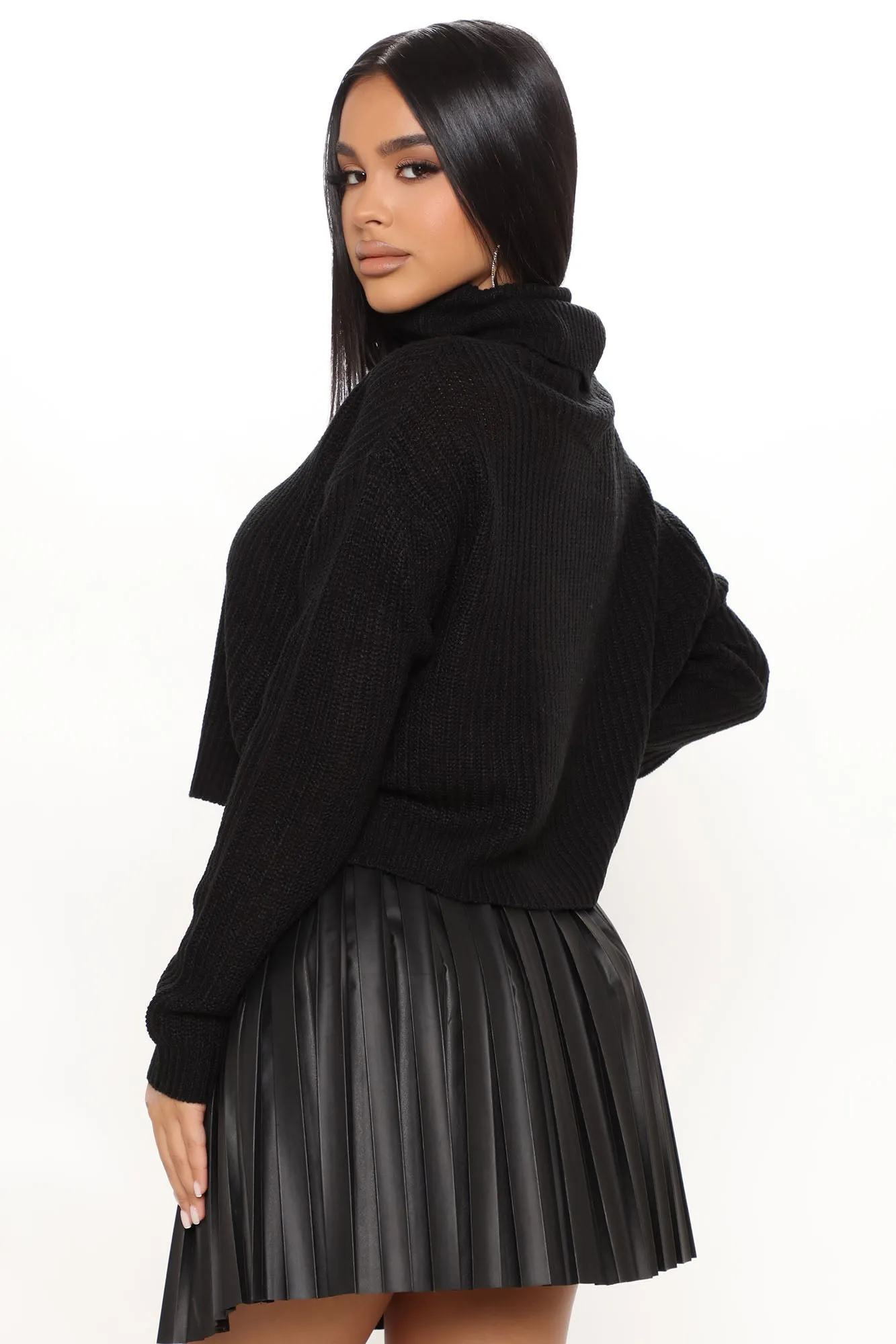 Autumn Breeze Turtleneck Sweater - Black