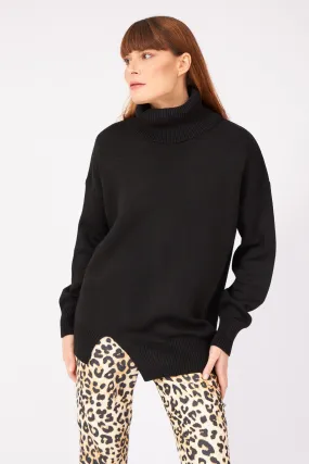 BLACK STRAIGHT TURTLENECK SWEATER