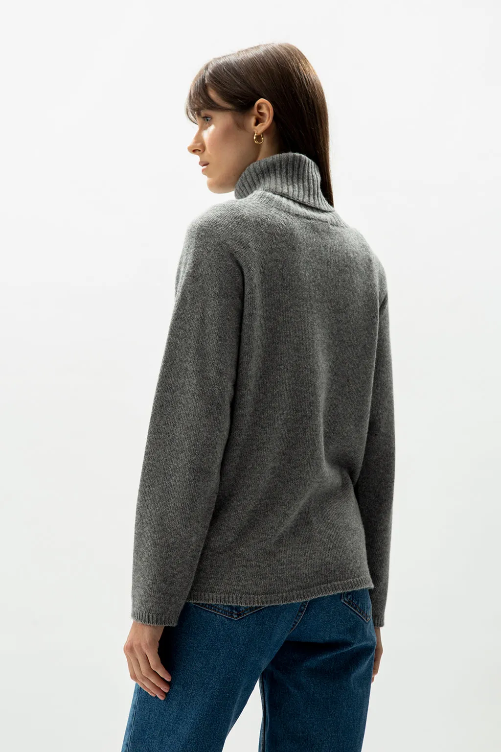 CASHMERE MIX TURTLE NECK SWEATER