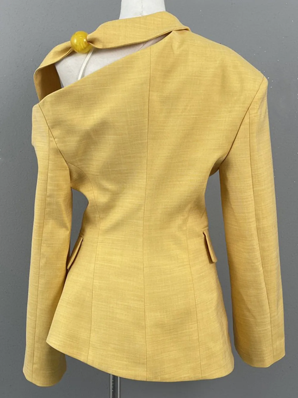 DEIDE Asymmetric Blazer in Yellow