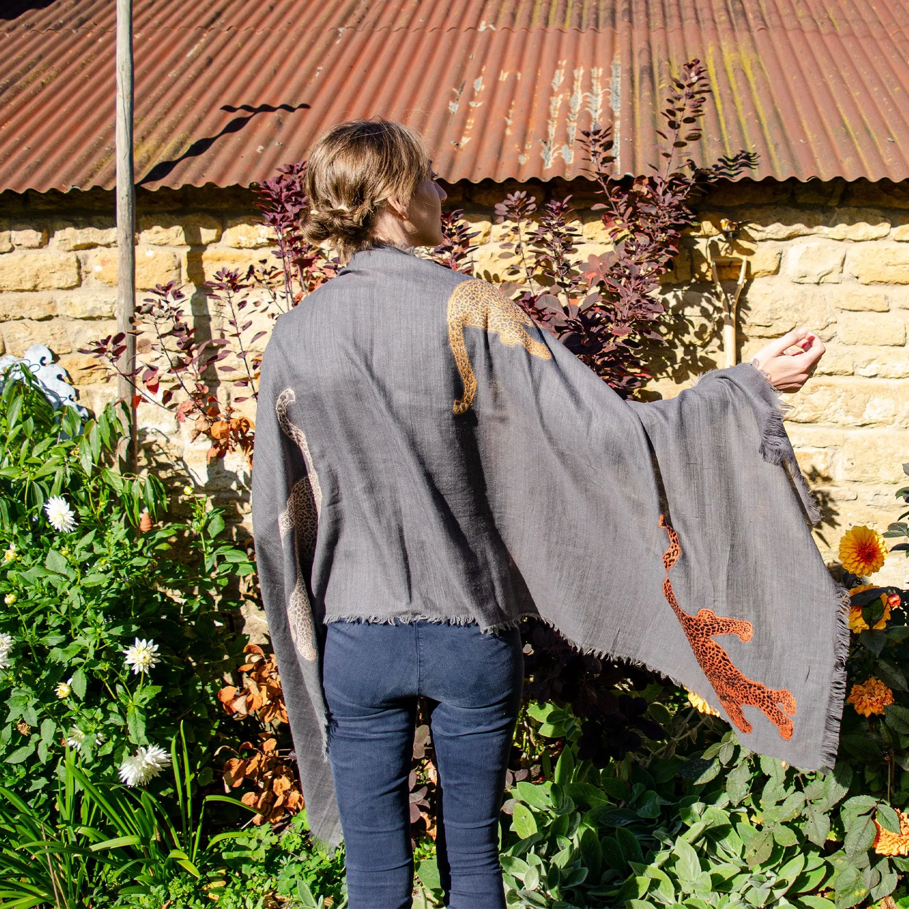 Leaping Leopard Scarf | Grey