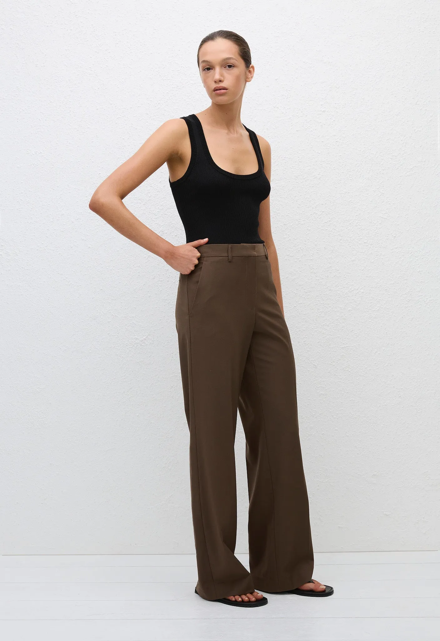 Relaxed Tailored Trouser - Coffee