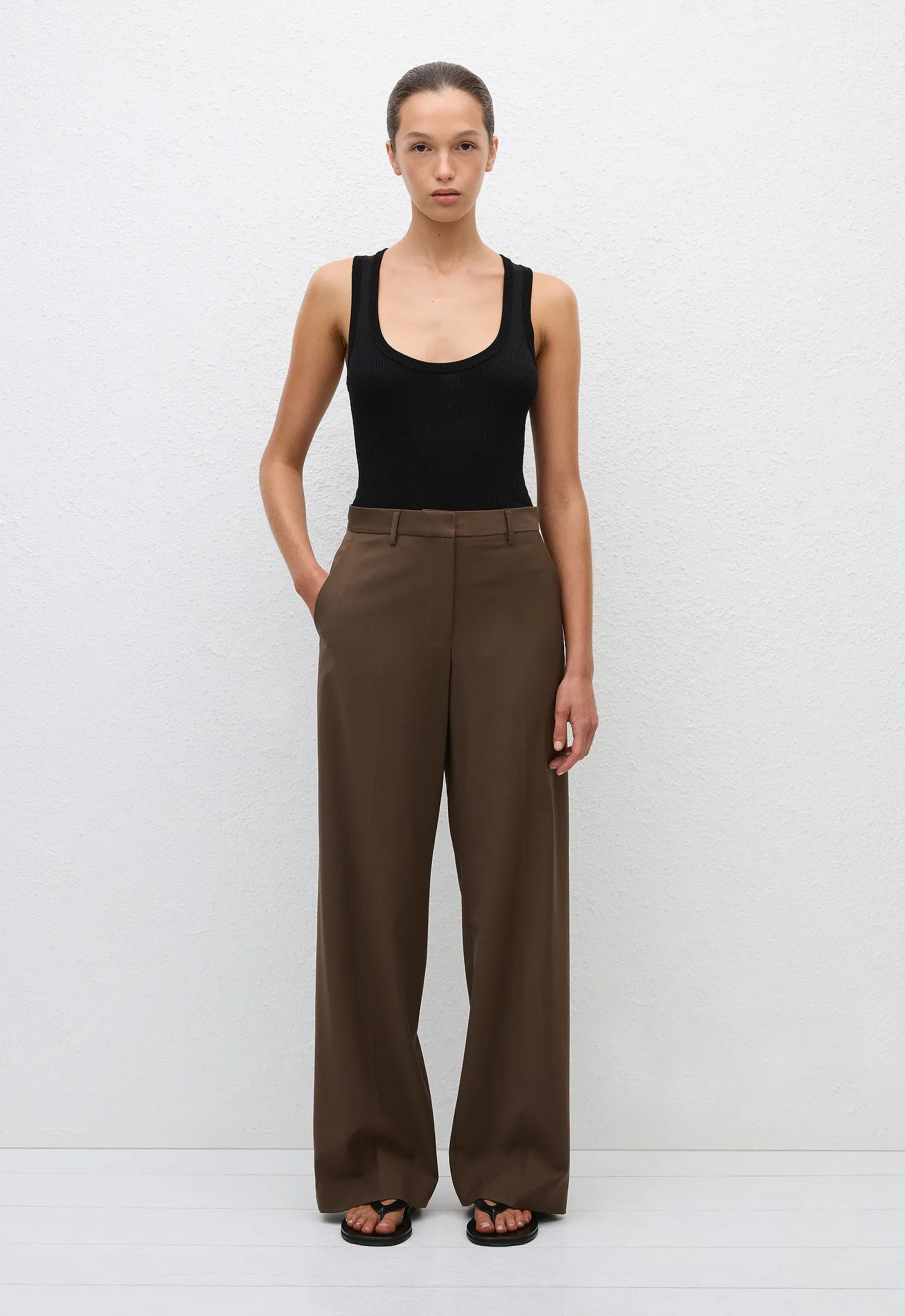 Relaxed Tailored Trouser - Coffee